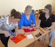 Изготовление броши, родители средней группы А