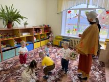 Игра Собери грибы и шишки