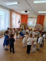 Игра Передай карандаш Средняя групп Б