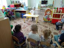 опыт с водой. Средняя группа Б