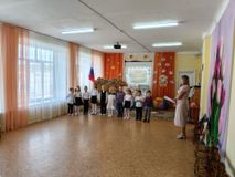 Исполнение песни Детский сад