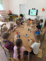 Старшая группа эксперимент с рисованием микробов
