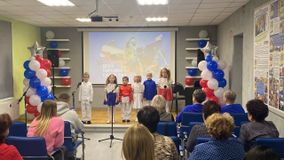 Исполнение песни Улыбаемся России