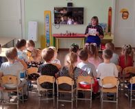 игра чья мама.средняя группа