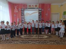 Общее фото участников Фестиваля с Грамотами