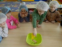 Эксперимент Тонет - не тонет, средняя группа  А