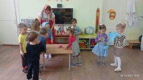 Наряди матрешку. средняя группа