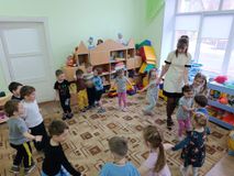физминутка. средняя группа